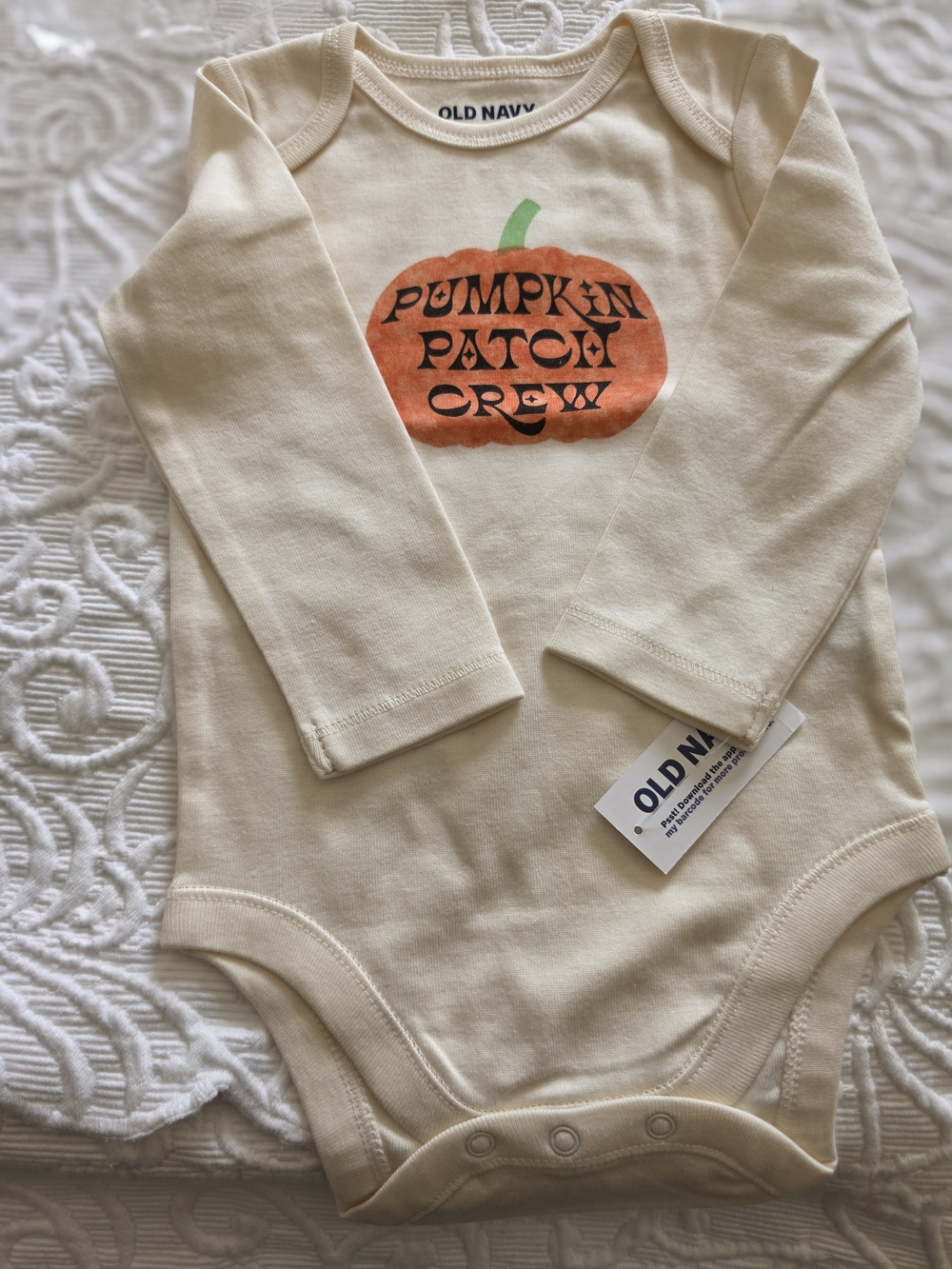 Old Navy Cream Pumpkin Patch Crew Long-Sleeve Bodysuit 6-12 Months